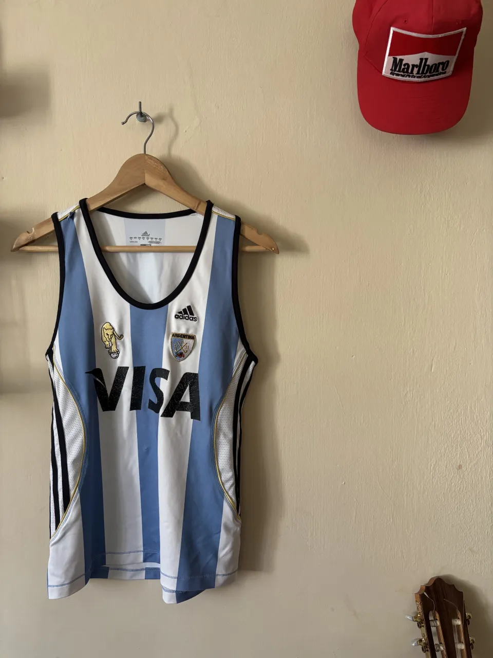 Musculosa de Las Leonas 2010/11 seleccion de hockey femenino. Excelentes condiciones. En el frente, el sponsor "VISA" unico detalle.