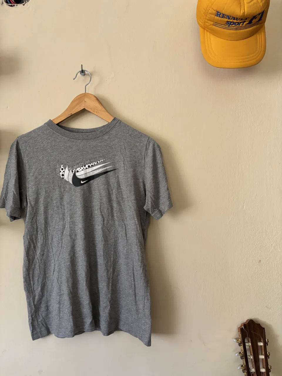 Remera gris XL de niño, va para S de dama ORIGINAL