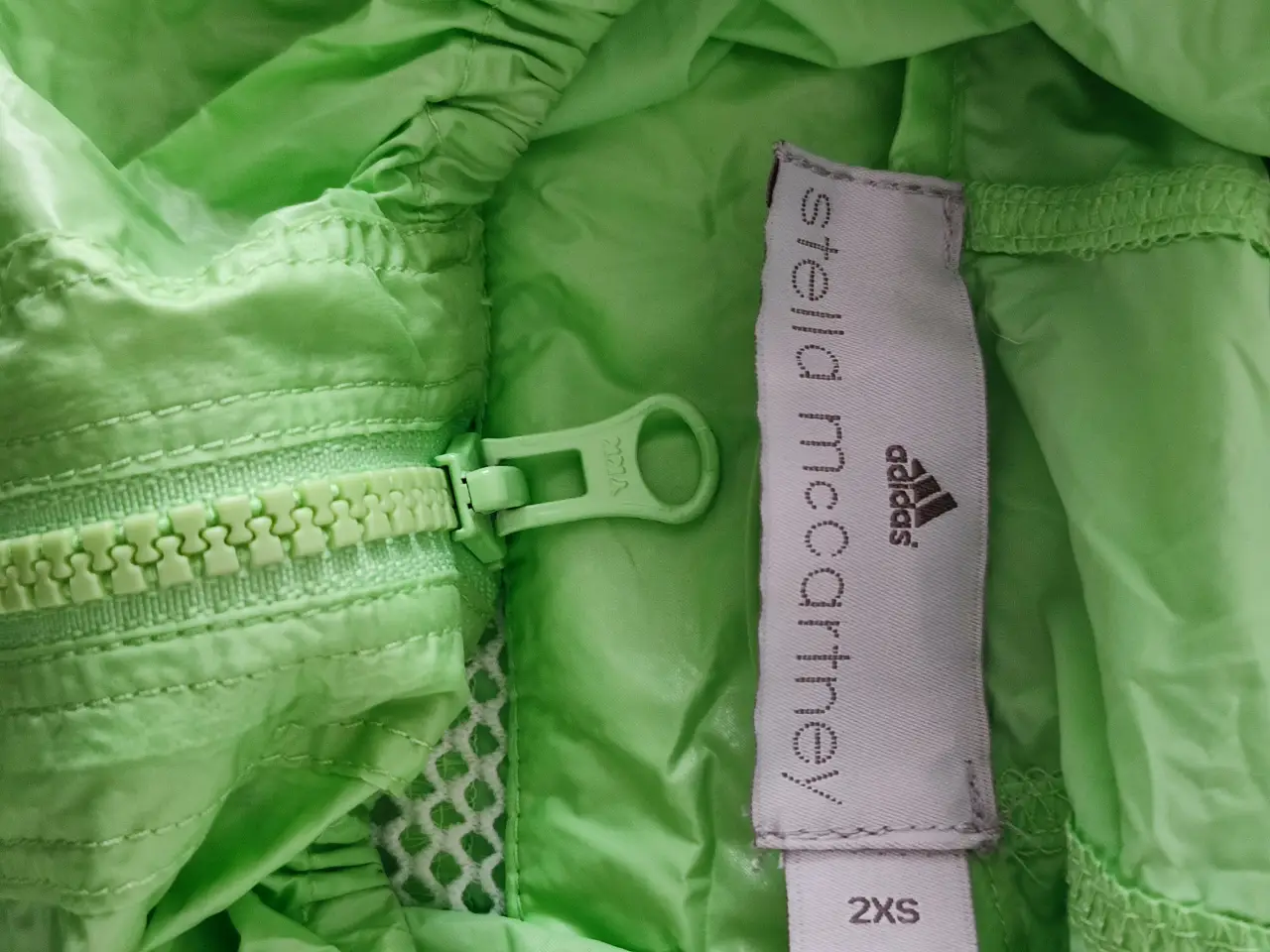 Campera adidas - Vista 3