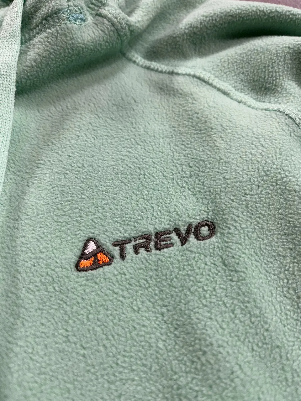 Buzo TREVO - Vista 4