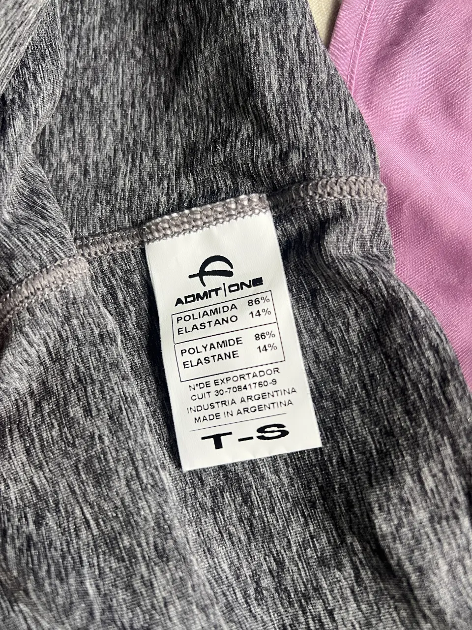 Short Nike|Under Armour|Admit One - Vista 3