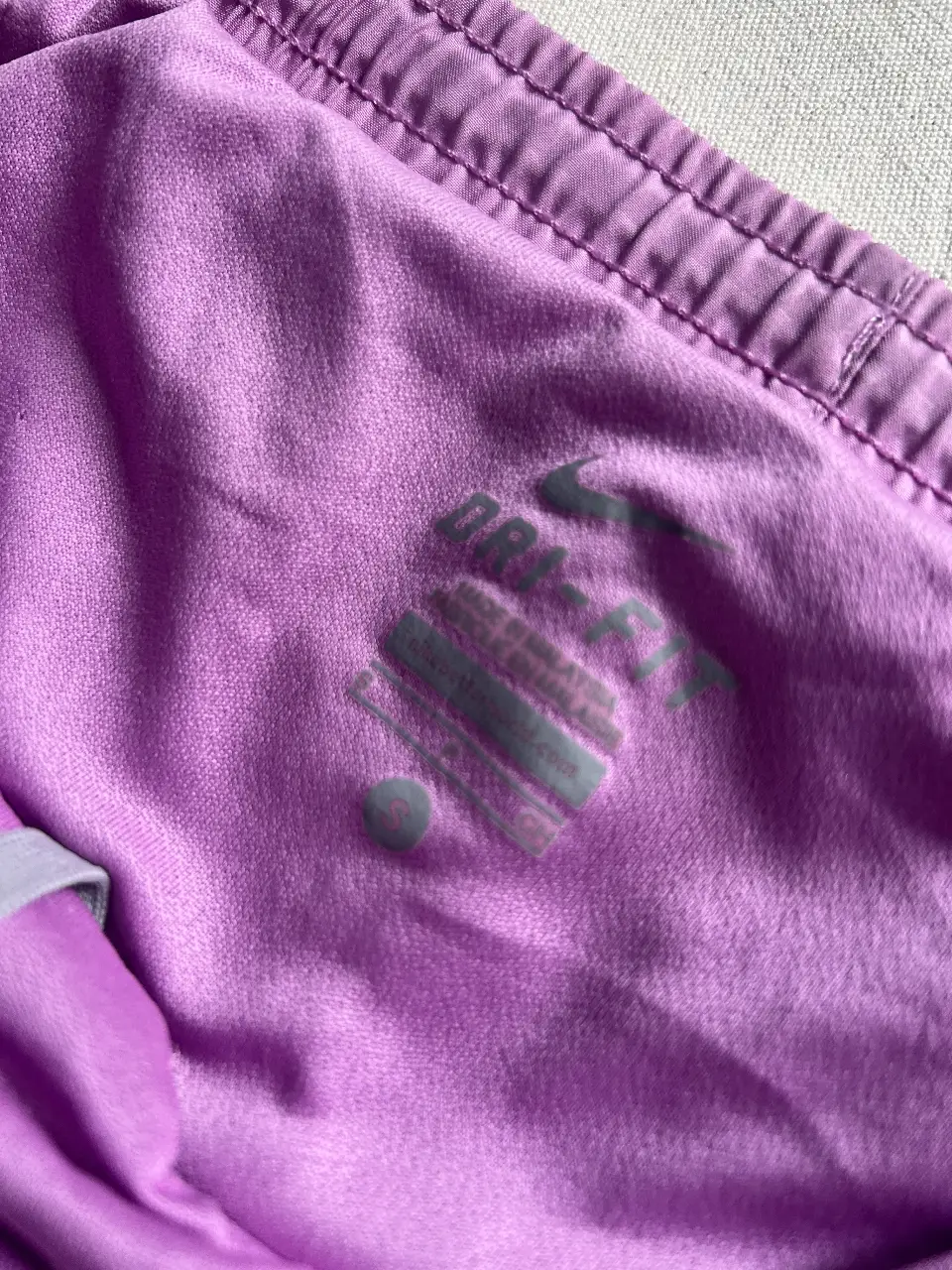 Short Nike|Under Armour|Admit One - Vista 2
