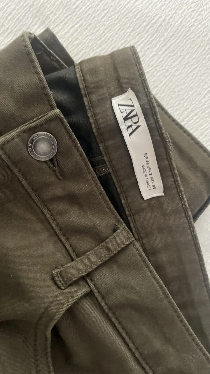 Pantalón Zara