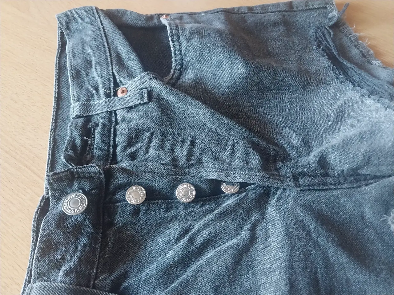 Short Levi's - Vista 2