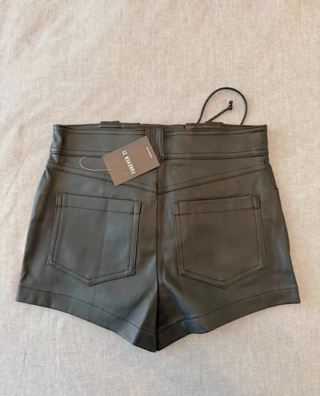 Short Forever 21 - Vista 2