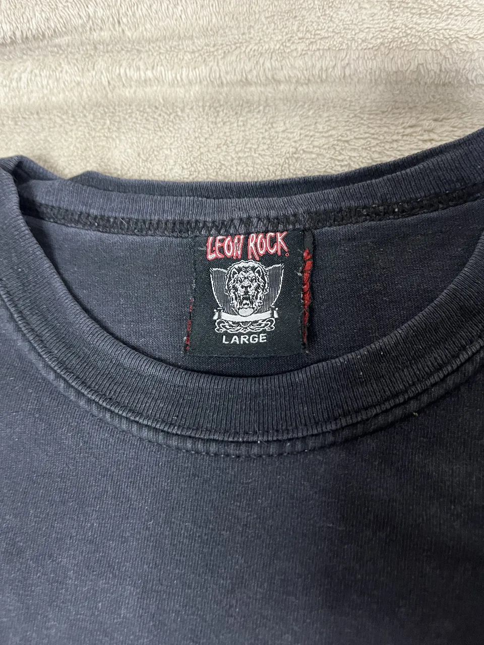 Remera Leon rock - Vista 2