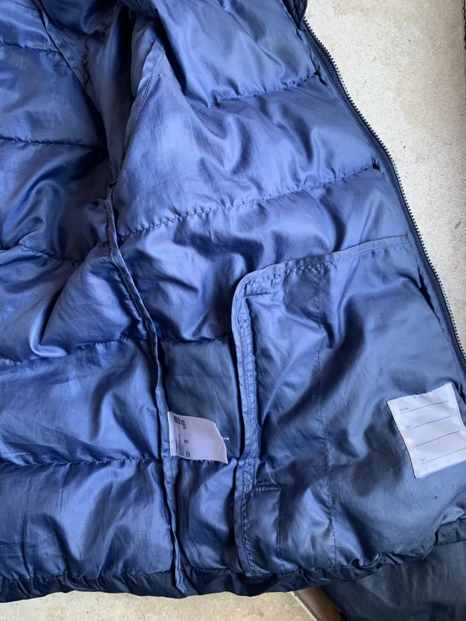 Campera de plumas Uniqlo - Vista 4