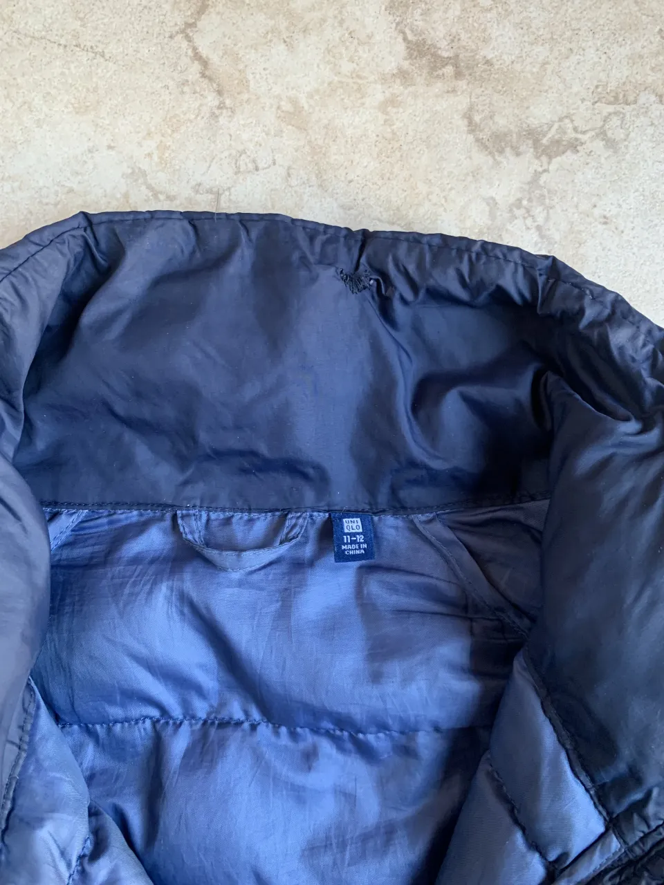 Campera de plumas Uniqlo - Vista 2