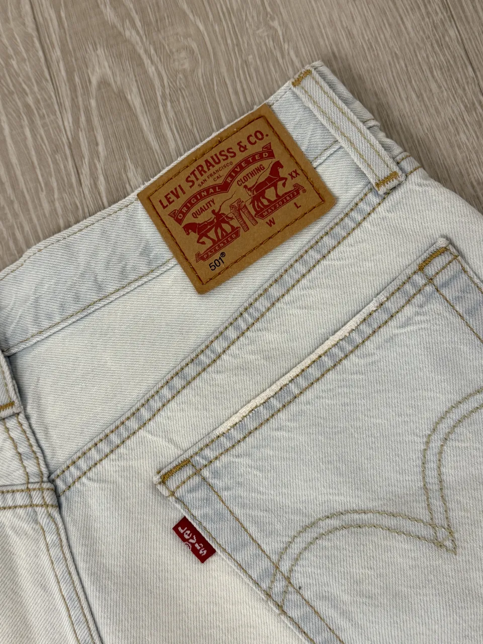 Short Levi's - Vista 2