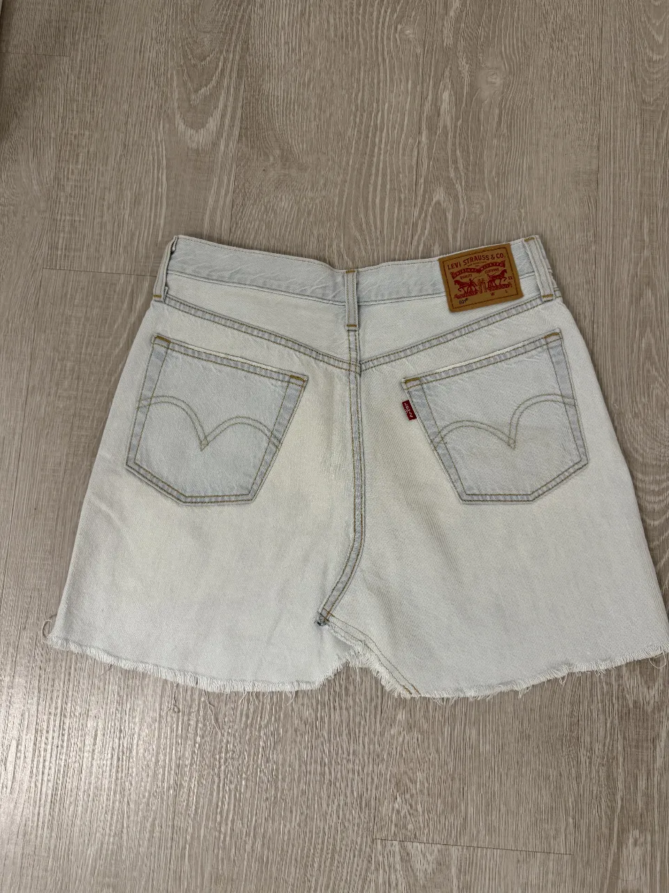 Short Levi's - Vista 3