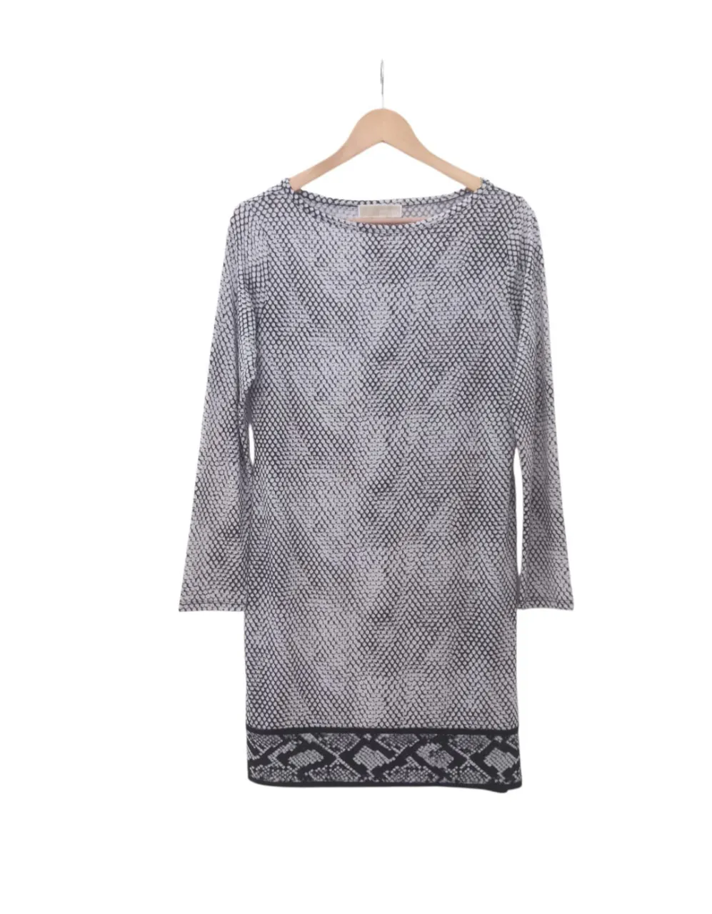 LARGO 88, AXILA 49, CADERA 50, HOMBRO 38, MANGAS 60. ORIGINAL, DE POLIESTER. 