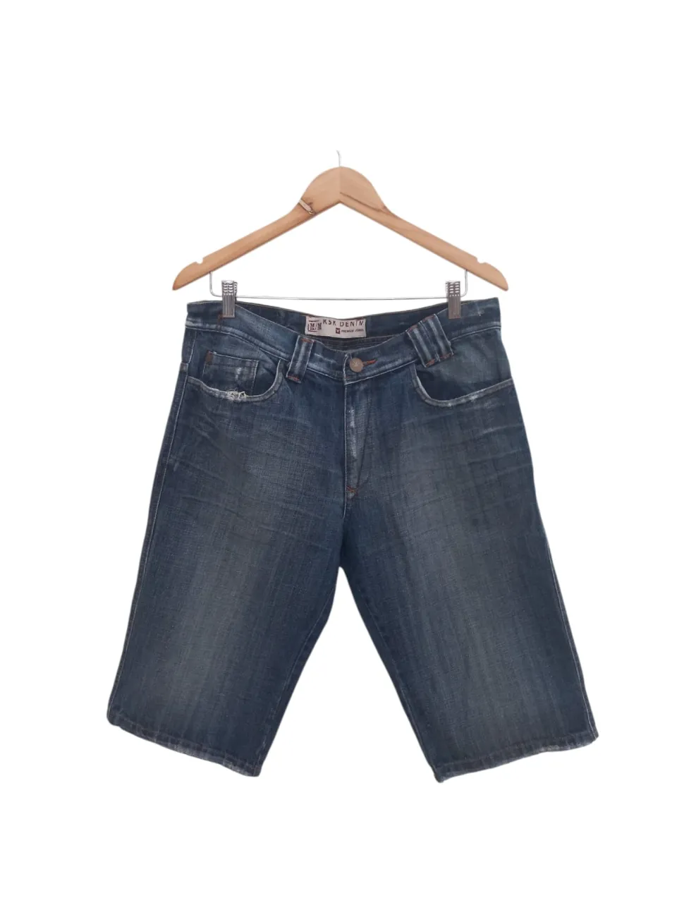 LARGO 58, TIRO 27, CINTURA 45, CADERA 58. RIGIDA.