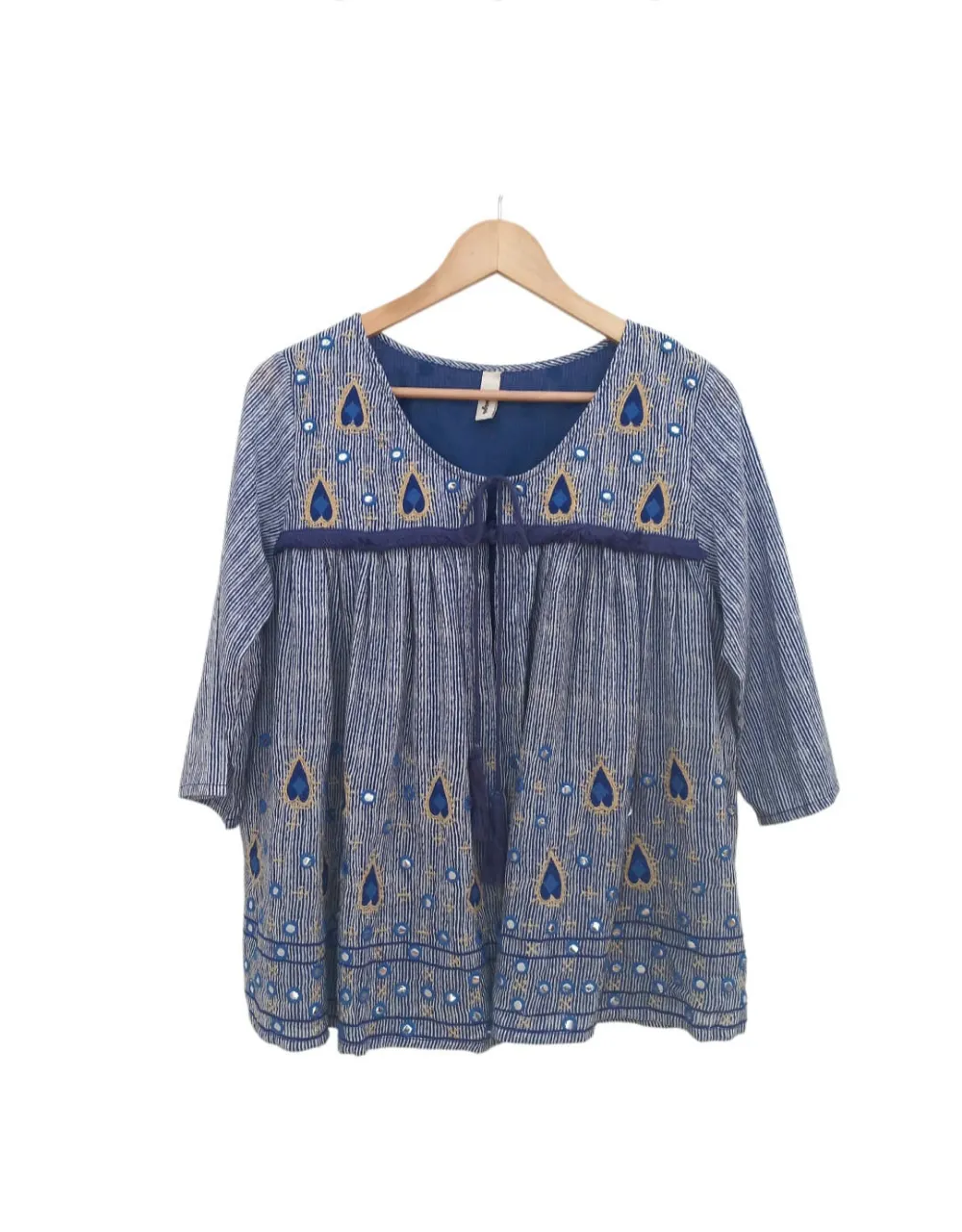 LARGO 65, AXILA 52, HOMBRO 38,
MANGAS 40. ALGODON.