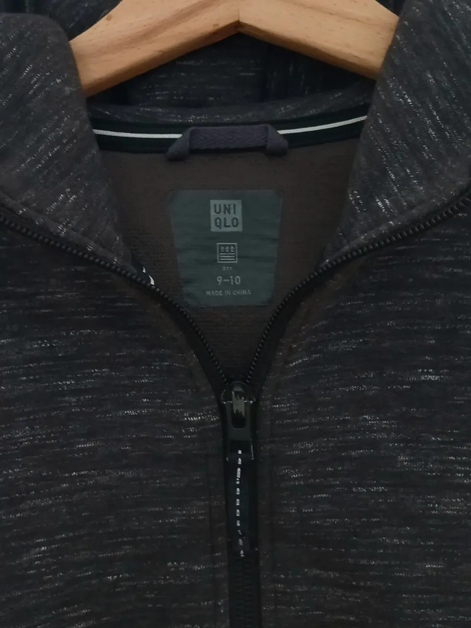 Buzo Uniqlo - Vista 4