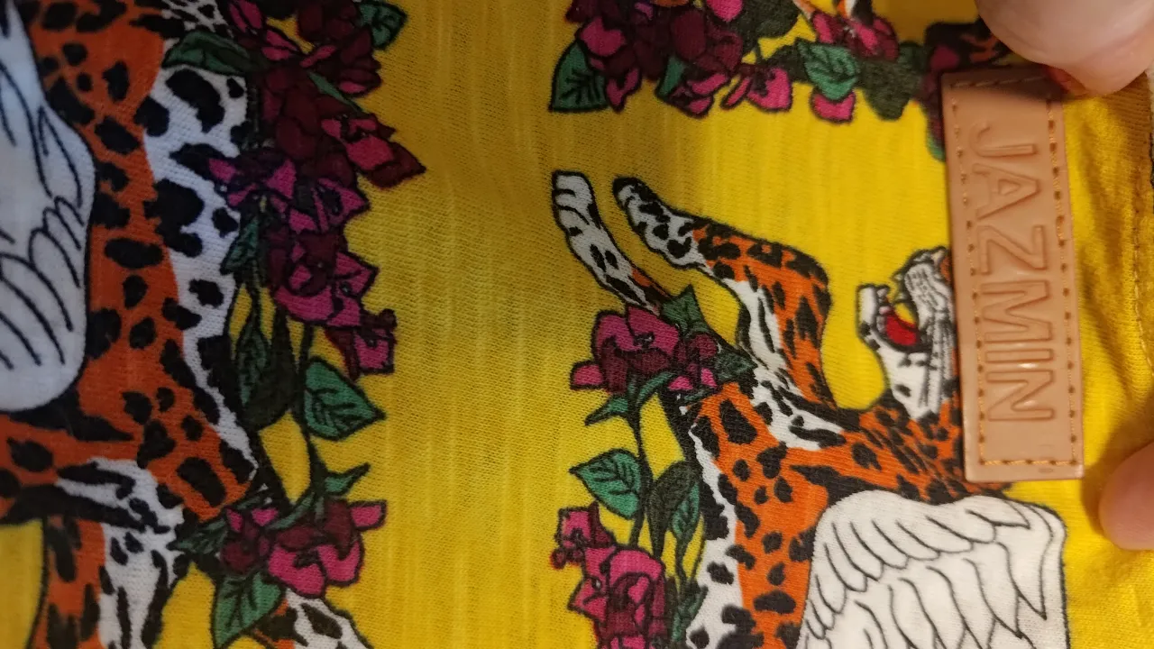 Remera Jazmín Chebar - Vista 4