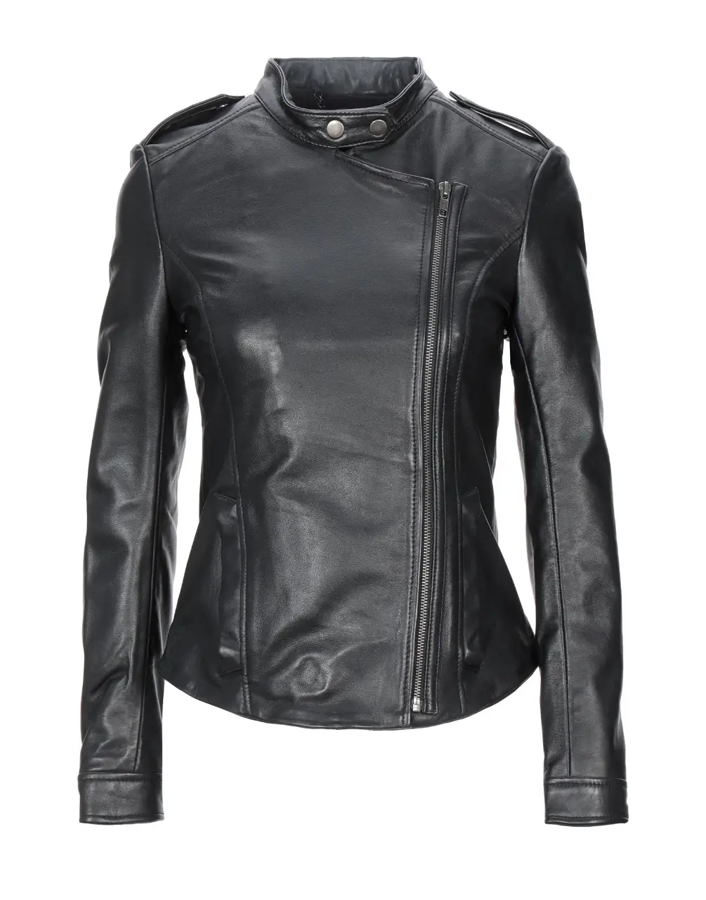 Campera biker de cuero natural para mujer, con cierre asimétrico y detalles en los hombros. Ideal para un look rocker y moderno.