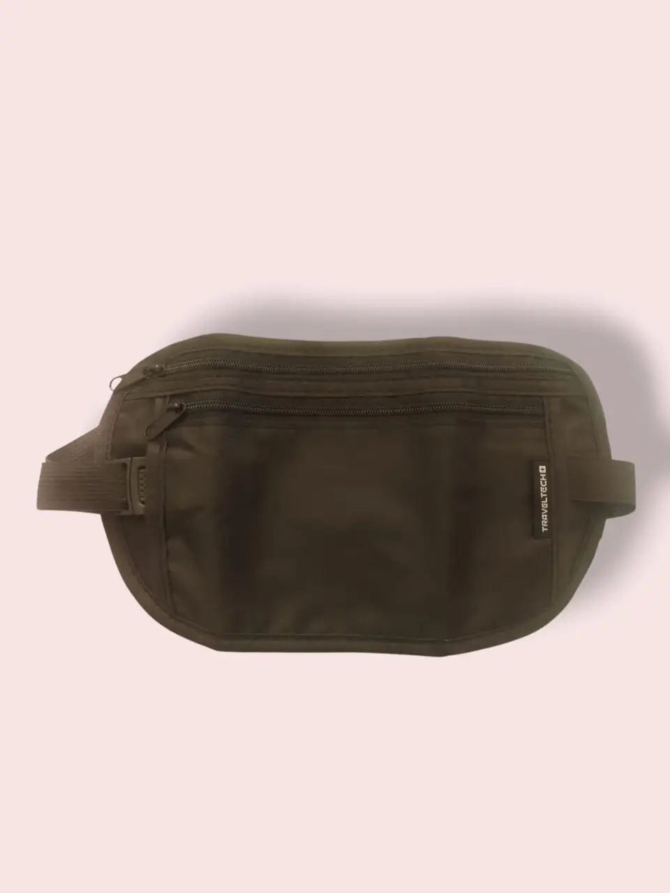 Riñonera Travel Tech, ideal para llevar tus objetos de valor de forma segura y discreta. Confeccionada en material resistente, cuenta con múltiples compartimentos con cierre para organizar tus pertenencias. Perfecta para viajes y actividades al aire libre.