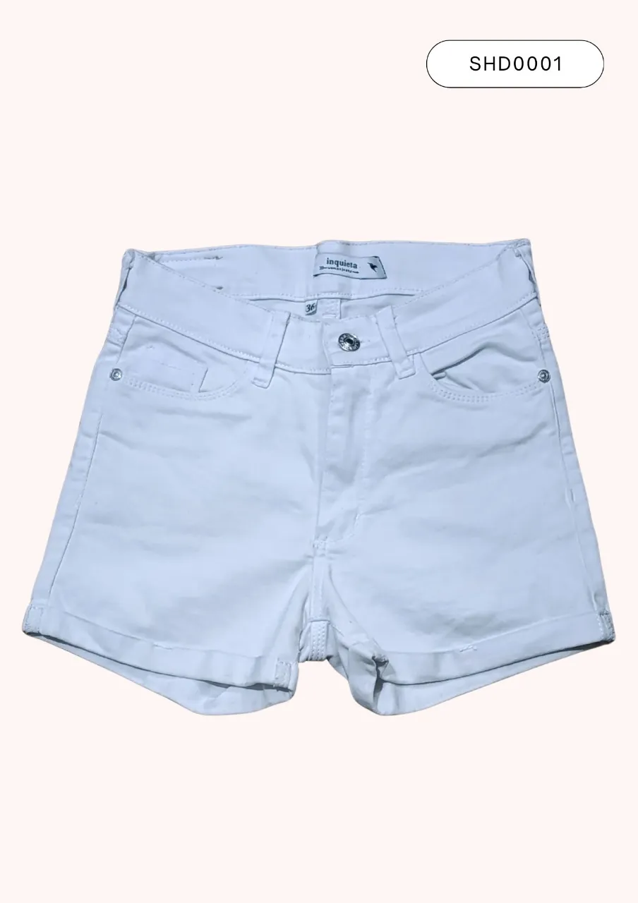 Shorts de jean tiro alto, color blanco. Semielastizado. Un básico indispensable para tu guardarropa de verano. Perfectos para combinar con tops, remeras o camisas.
Medidas:
Cintura: 32 cm
Largo de tiro delantero: 23 cm
Trasero: 36 cm