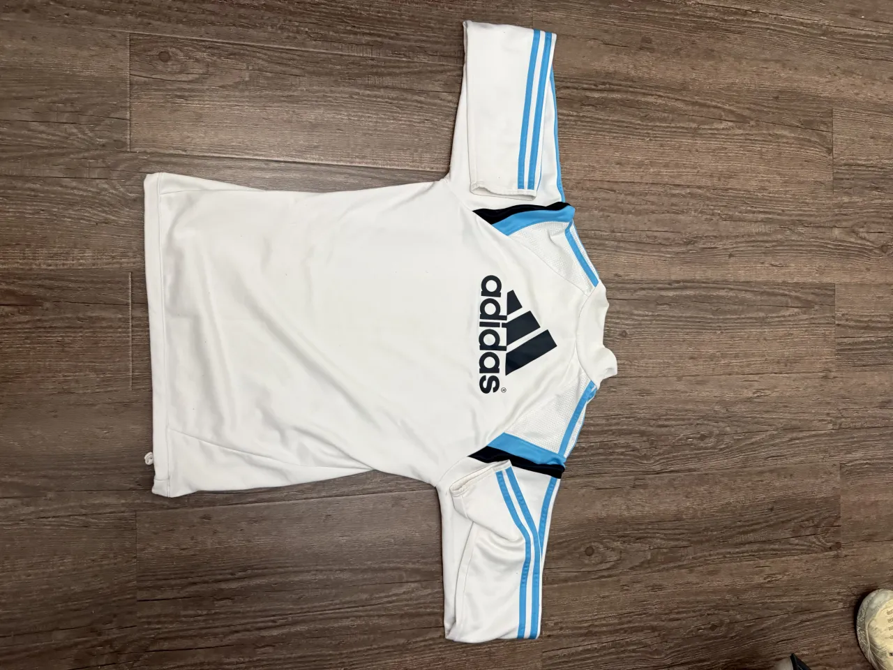 Buzo adidas - Vista 3