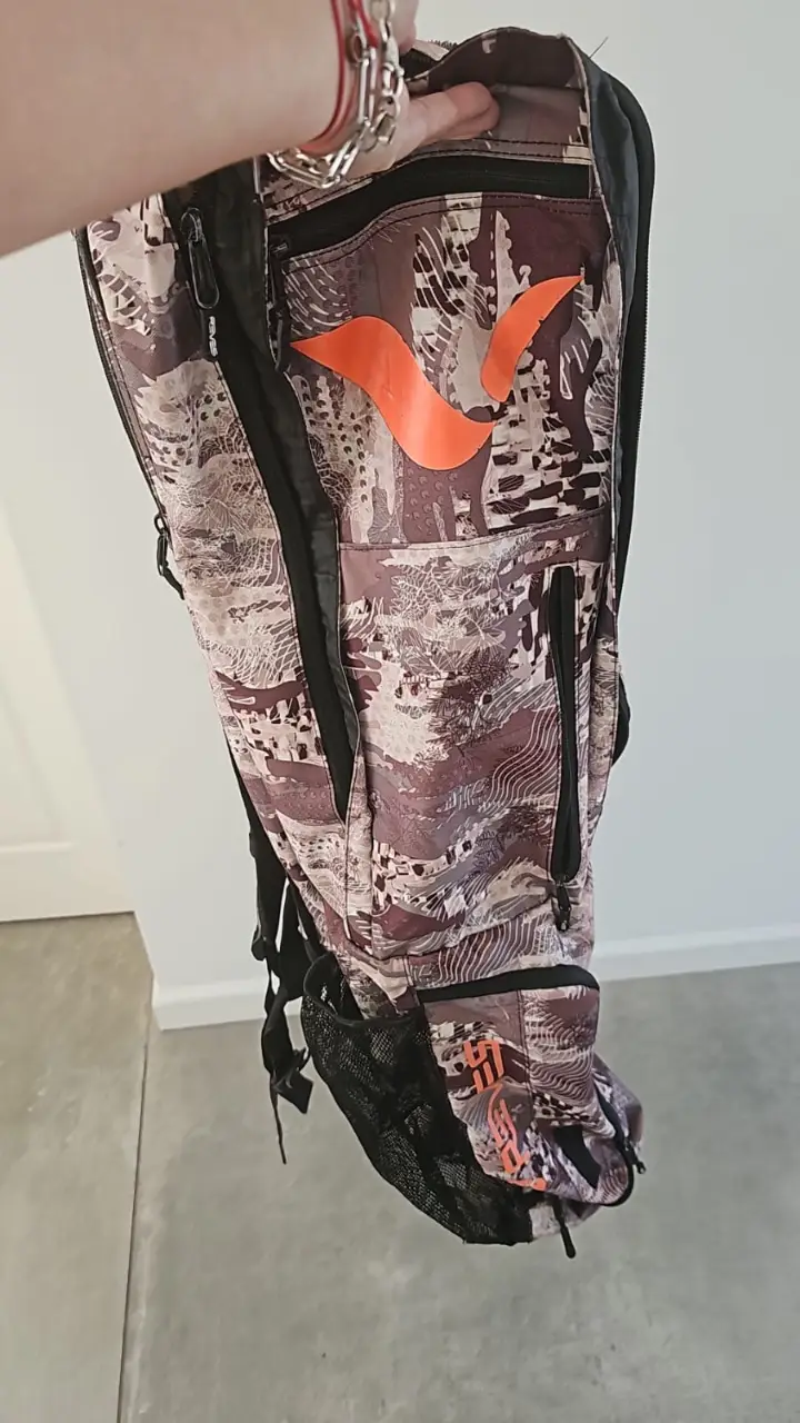 Mochila/Funda deportiva de Hockey especialmente para el palo. Marca Revés. Muchos compartimentos 