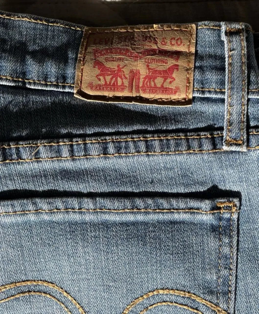 Jean Levi's - Vista 6