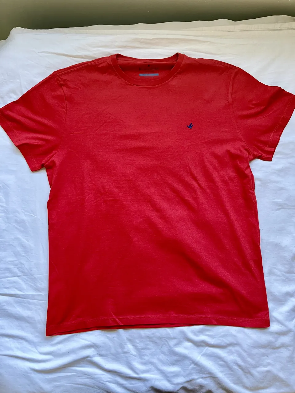 Remera roja de manga corta marca brooksfield. Ideal para el día a día. Ningún uso.