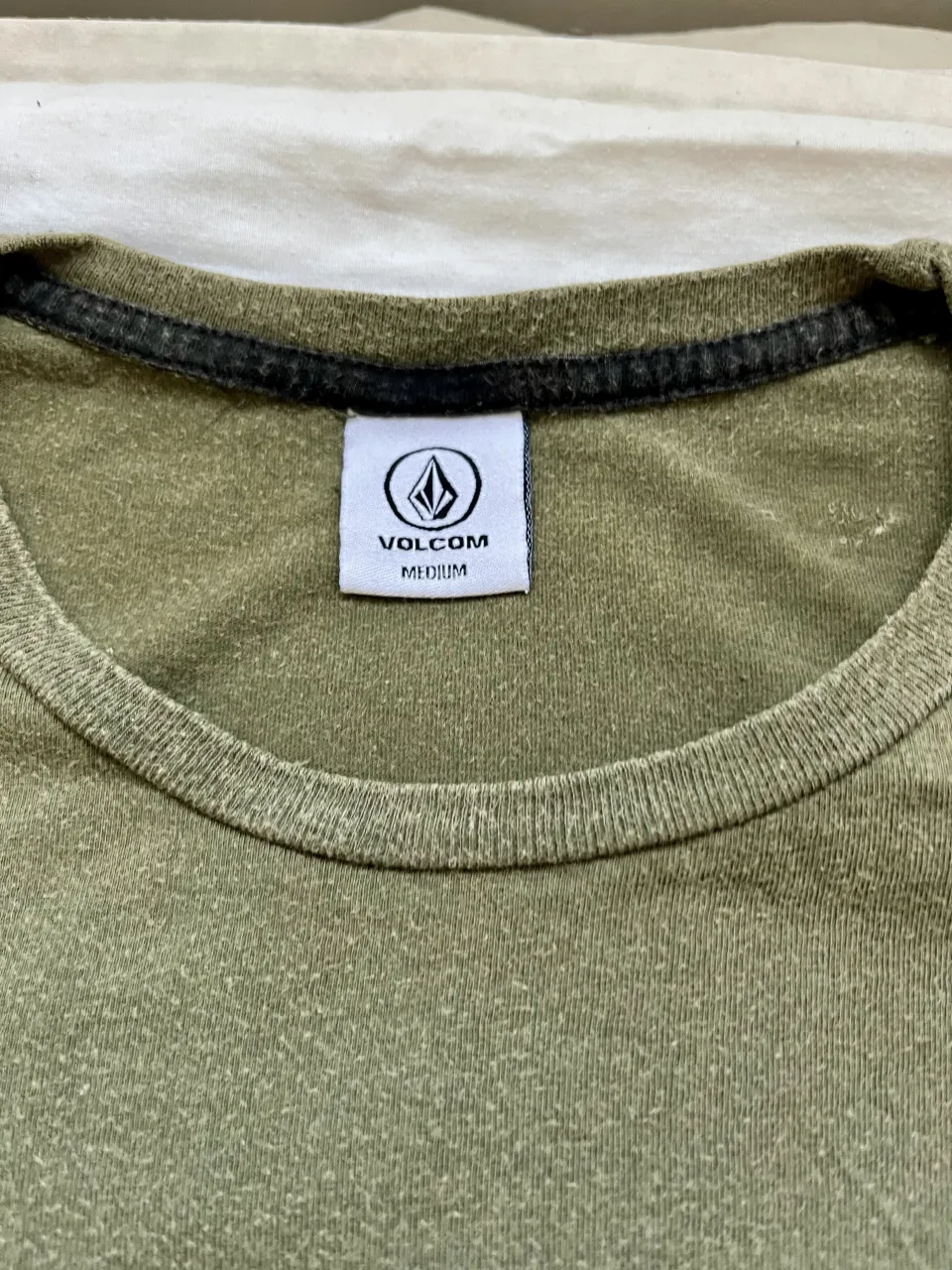 Remera Volcom - Vista 3