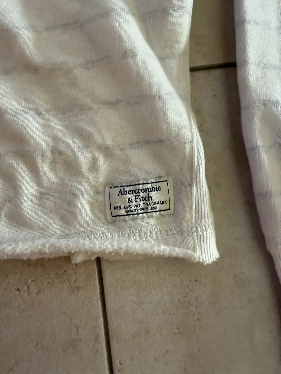 Buzo Abercrombie & Fitch - Vista 3
