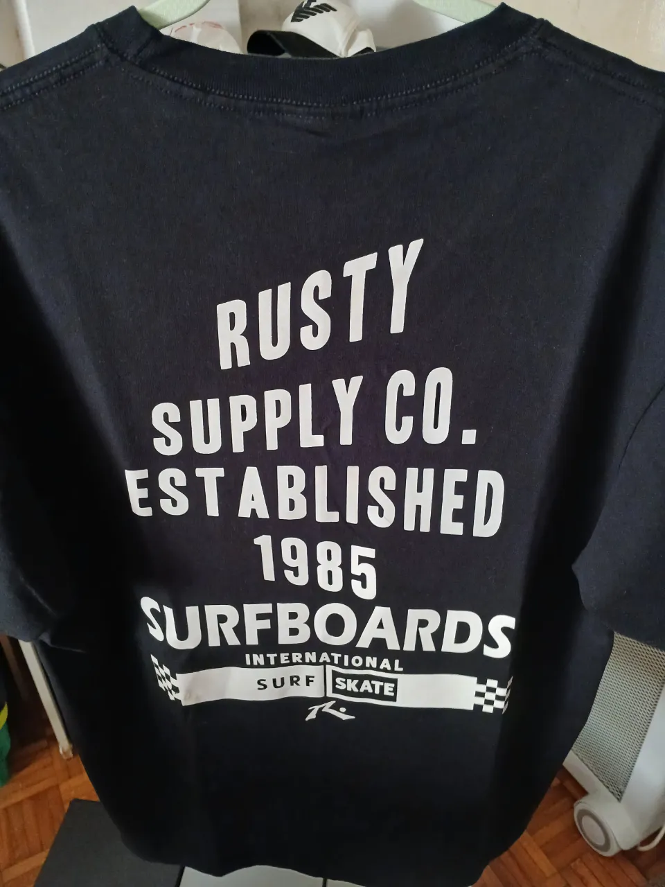 Remera Rusty - Vista 3