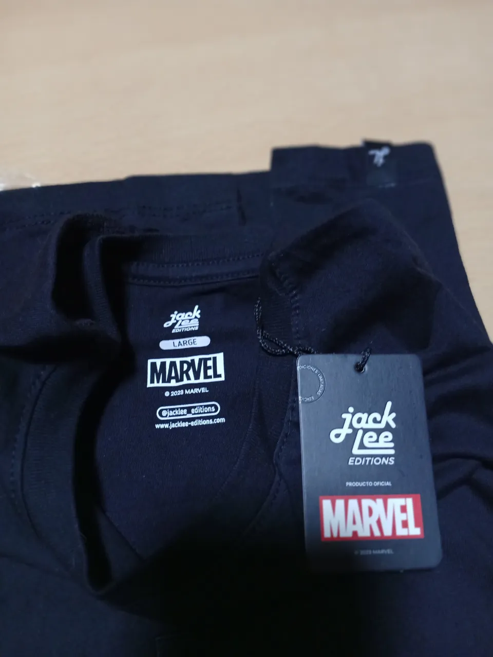 Remera Marvel - Vista 2