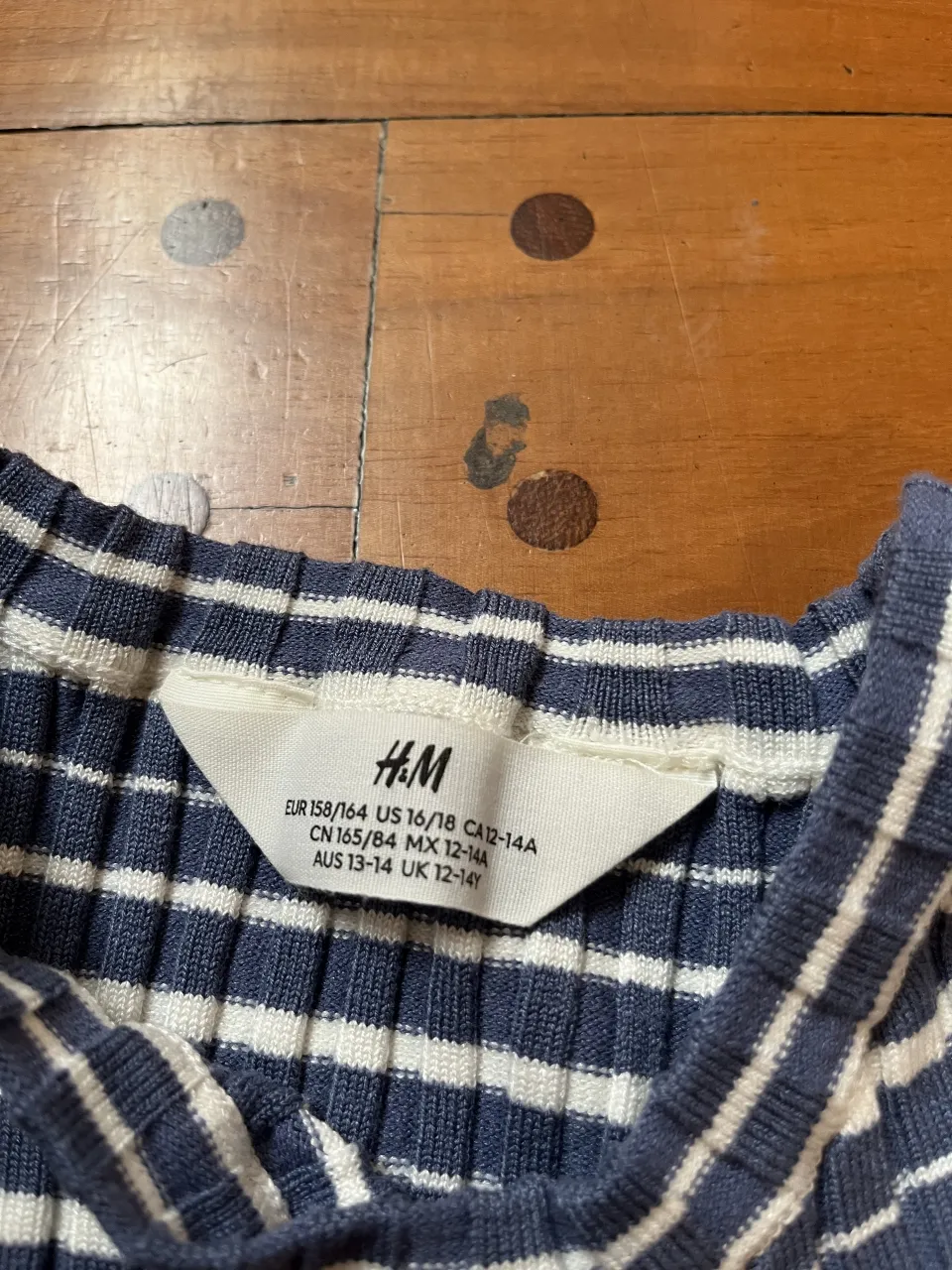 Remera H&M - Vista 3