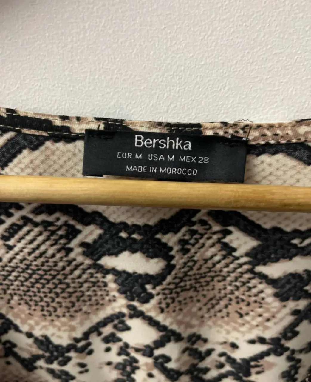 Blusa Bershka - Vista 3