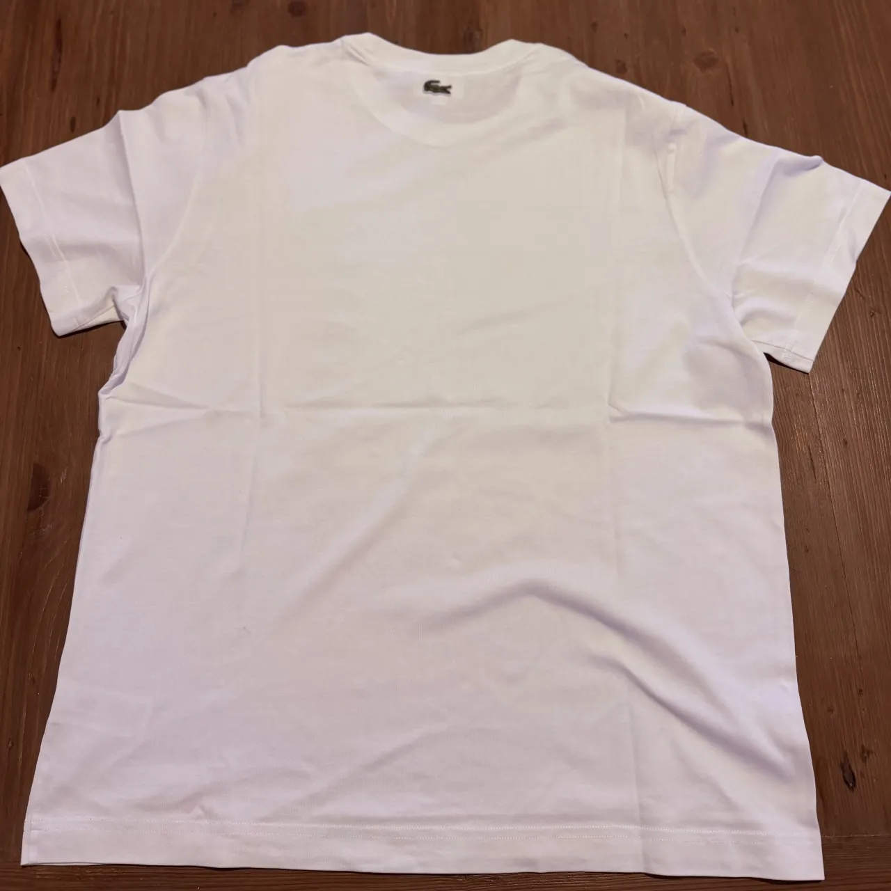 Remera Lacoste - Vista 2