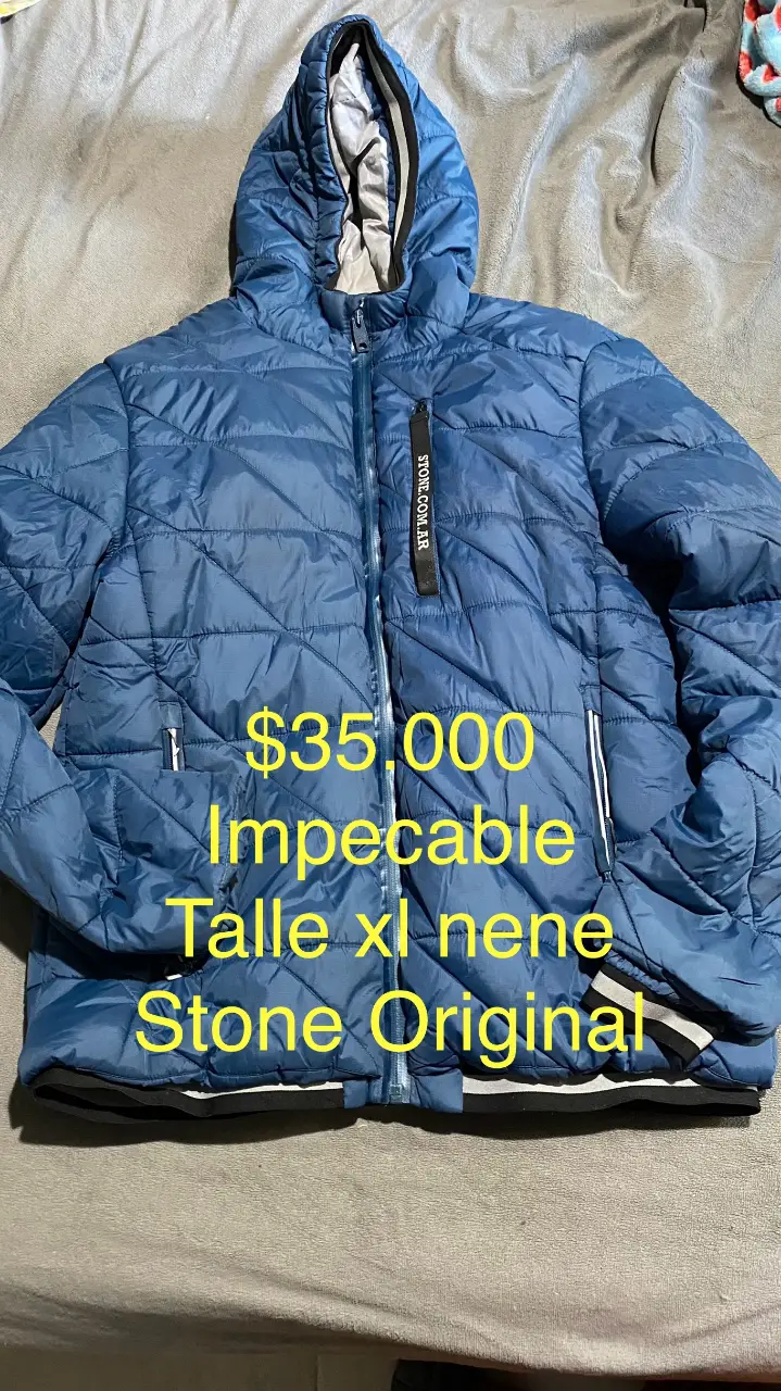 Campera Stone Original, impecable, talle XL para hombre. Ideal para el invierno, con cierre y capucha.