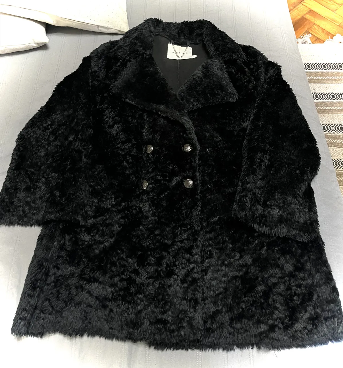 Campera Maria Cher - Vista 2