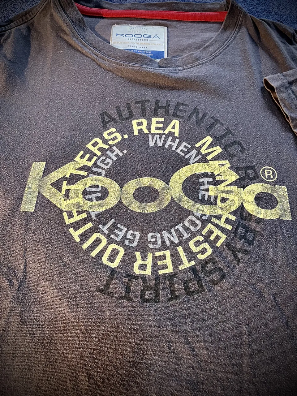 Remera Kooga - Vista 2