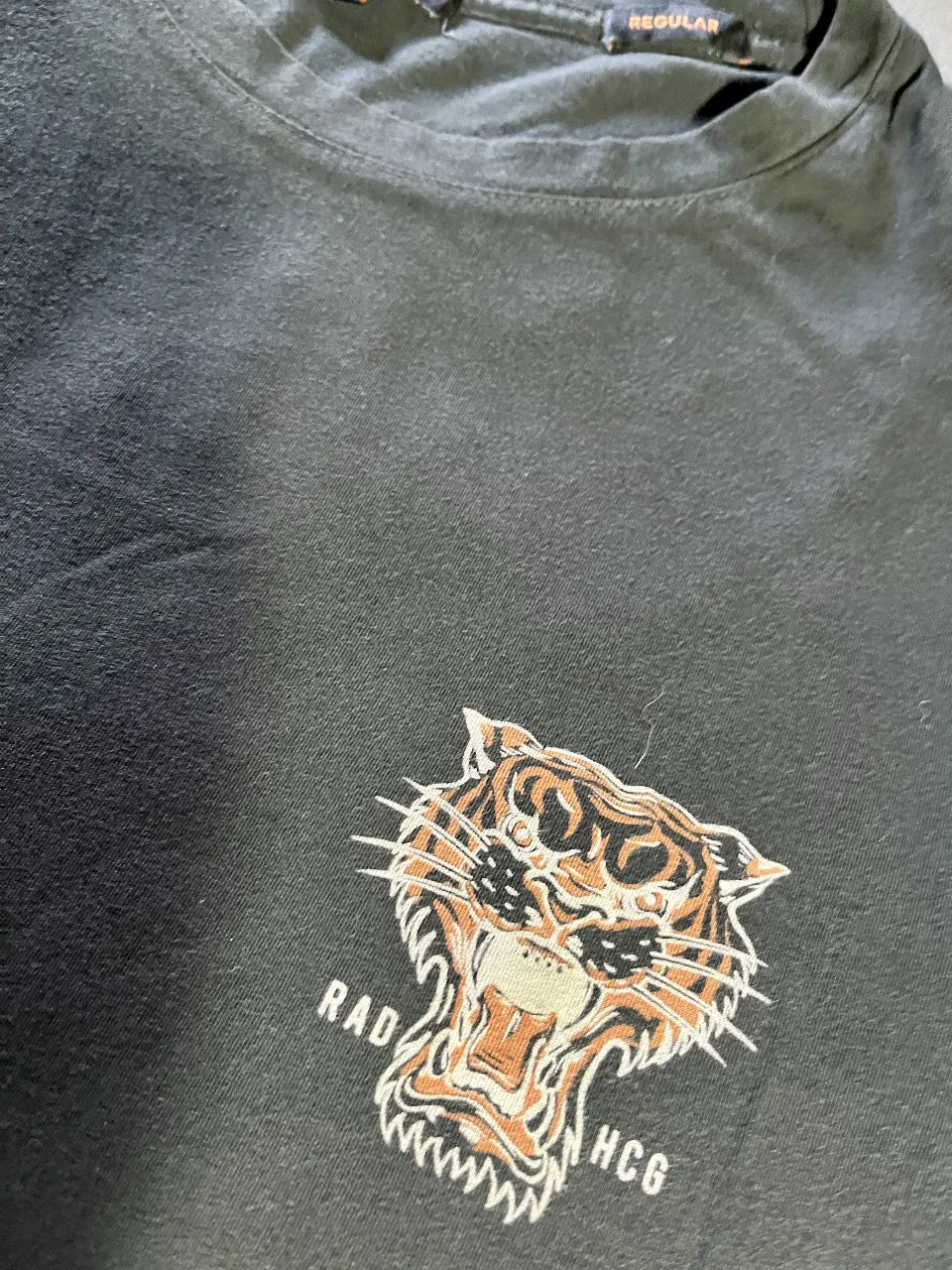 Remera Herencia Custom Garage - Vista 2