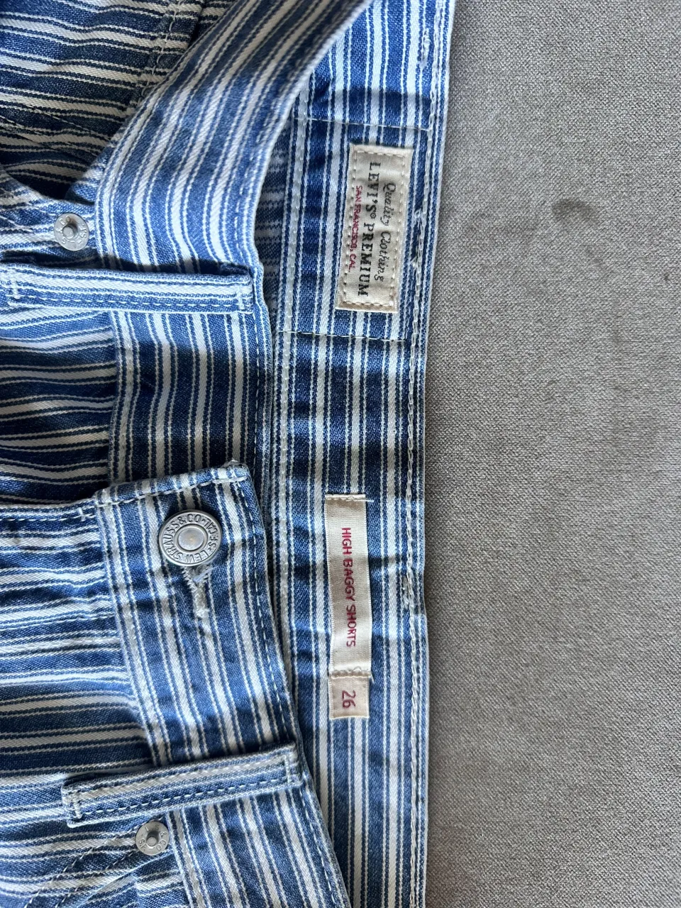 Short Levi's - Vista 3