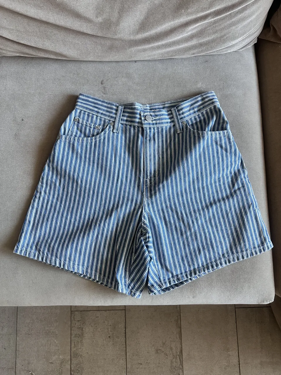 Short Levi's