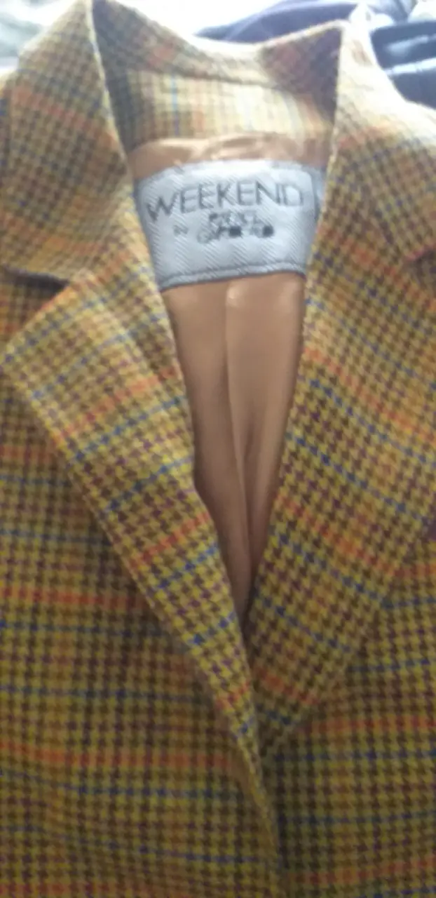 Blazer de mujer, Rafael Garofalo, de tweed con estampado a cuadros en tonos marrones y amarillos. Ideal para un look  elegante.