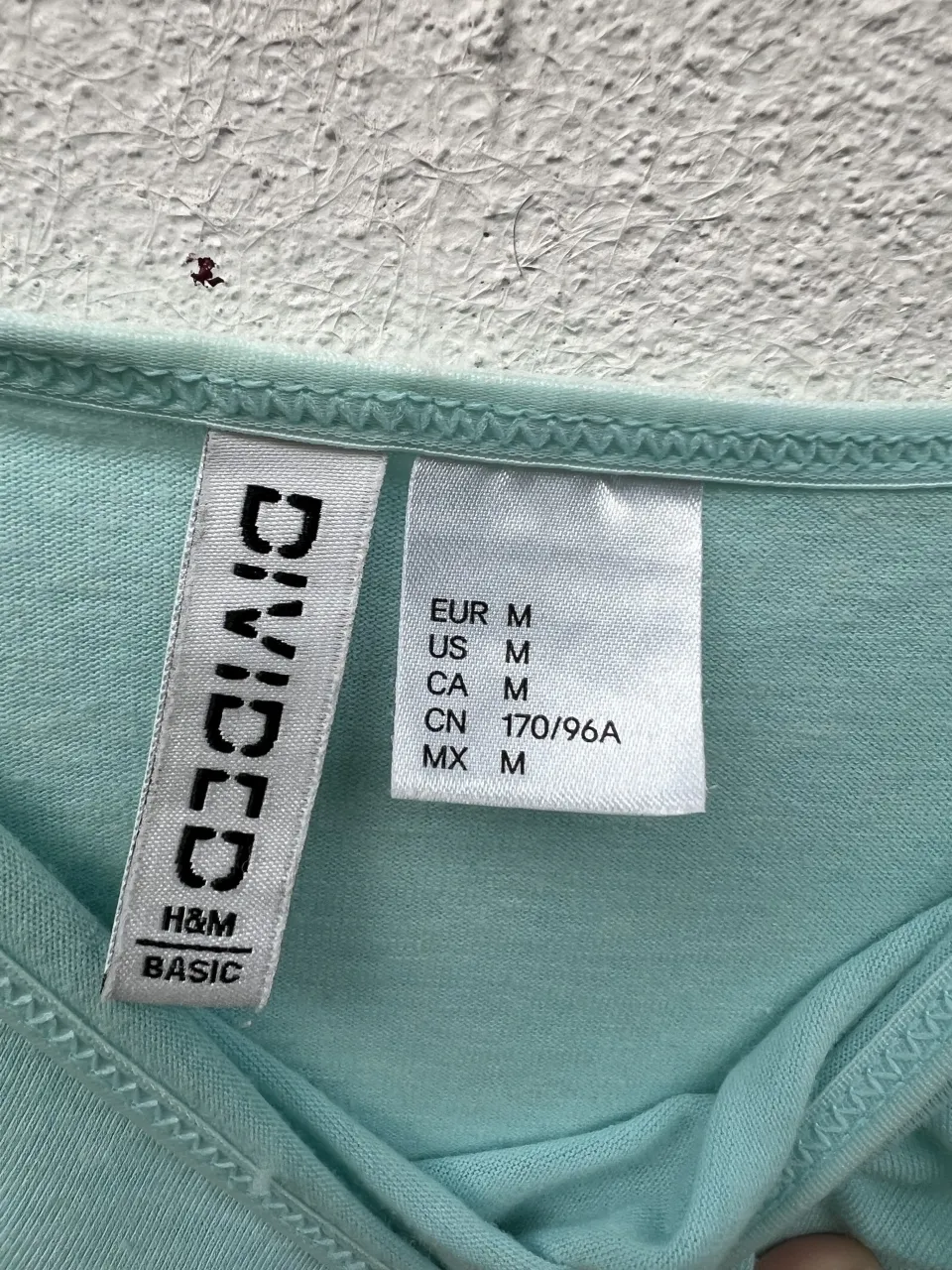 Remera Divided - Vista 3