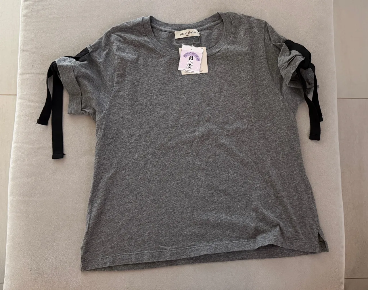 Remera Jazmín Chebar - Vista 3