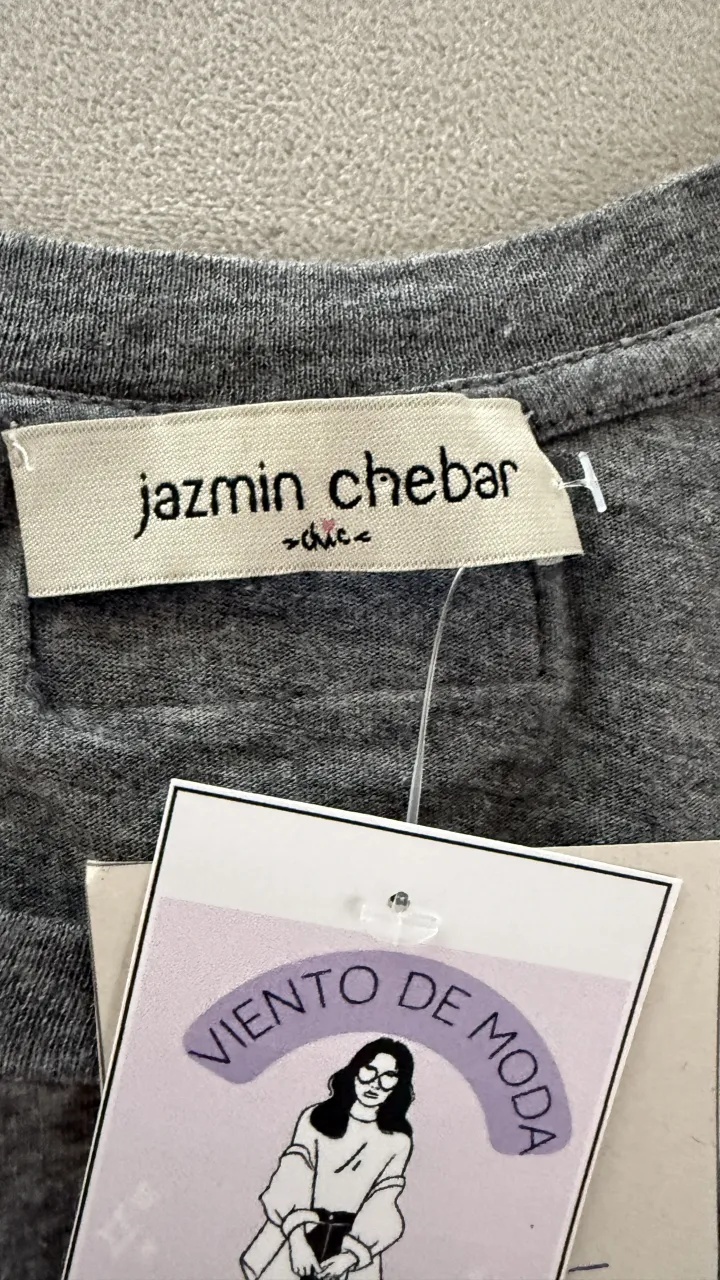 Remera Jazmín Chebar - Vista 5