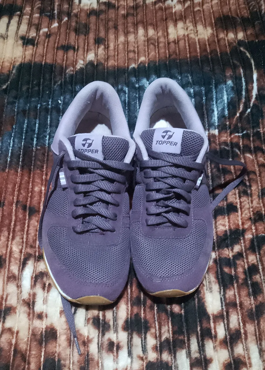 Zapatillas Topper violetas para mujer, talle 38. Ideales para uso diario, cómodas y con diseño clásico.