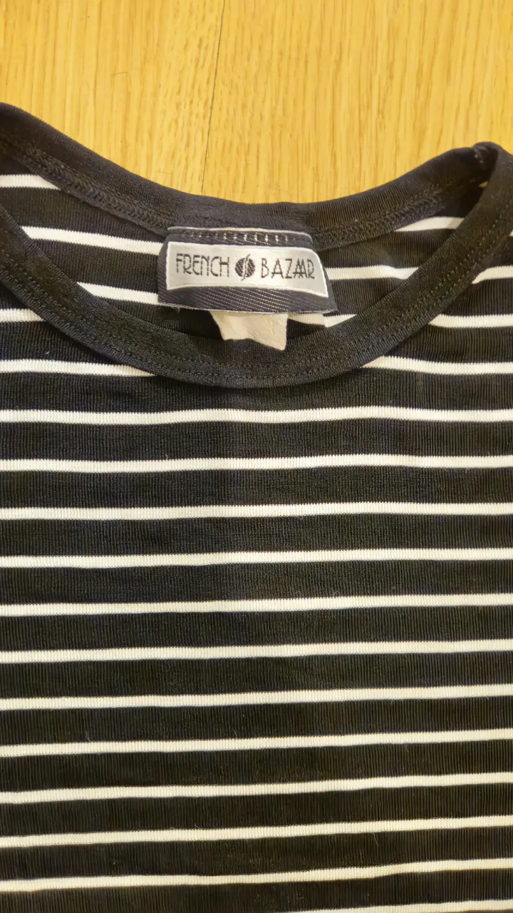 Remera French  bazaar - Vista 2