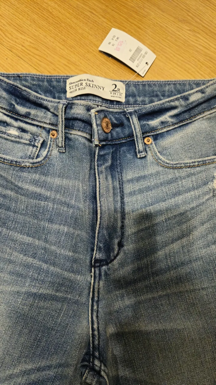 Jean Abercrombie & Fitch - Vista 6