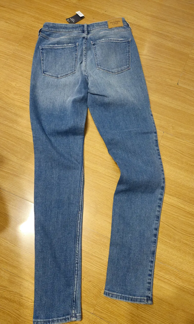 Jean Abercrombie & Fitch - Vista 3
