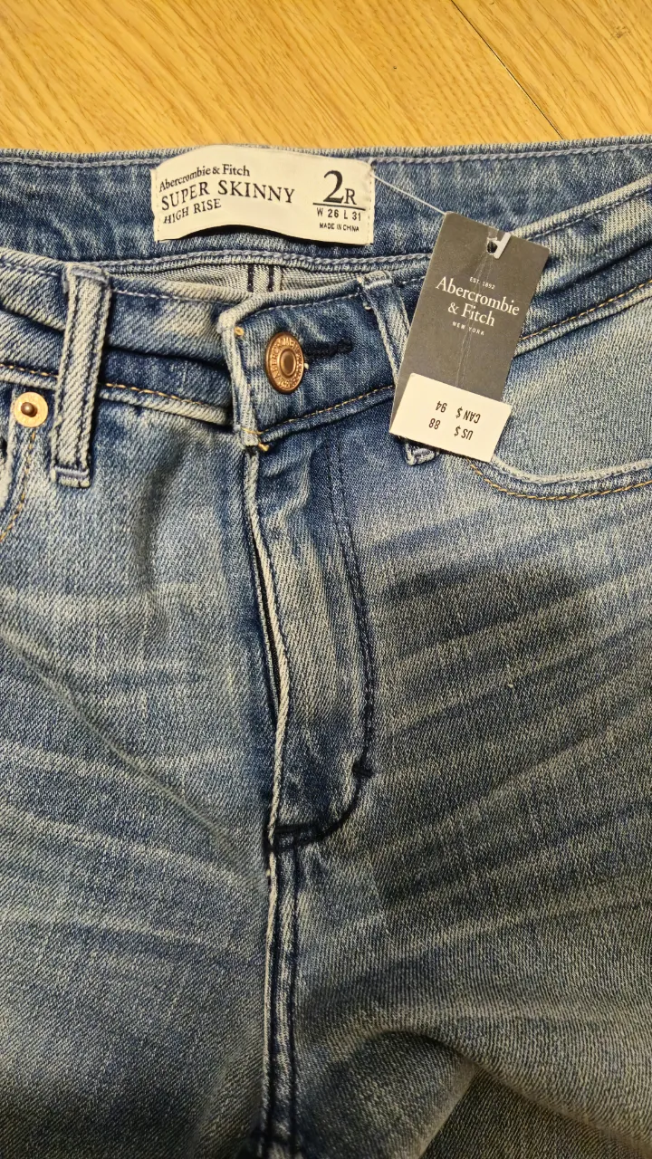 Jean Abercrombie & Fitch - Vista 2