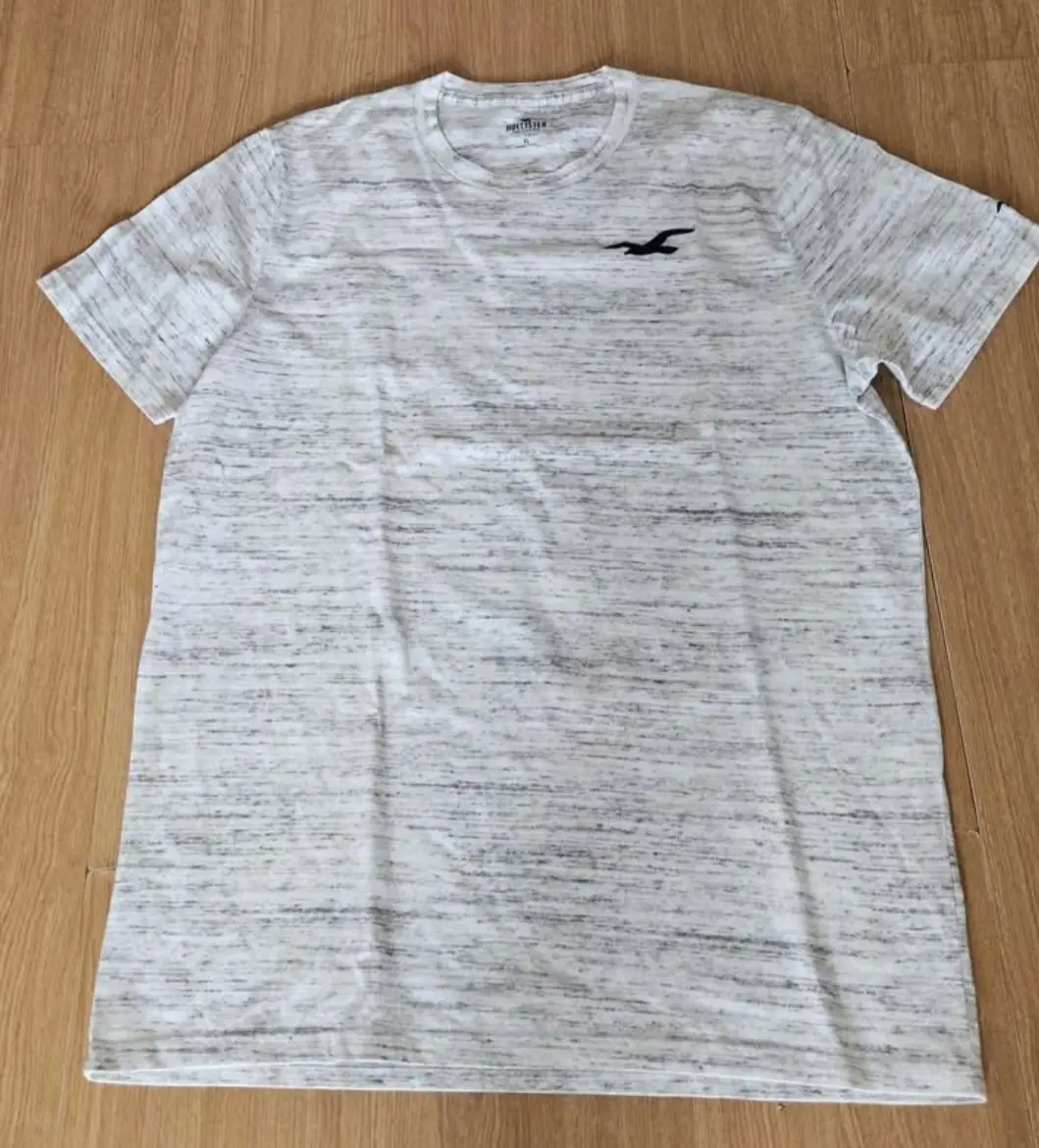 Remera Hollister - Vista 3