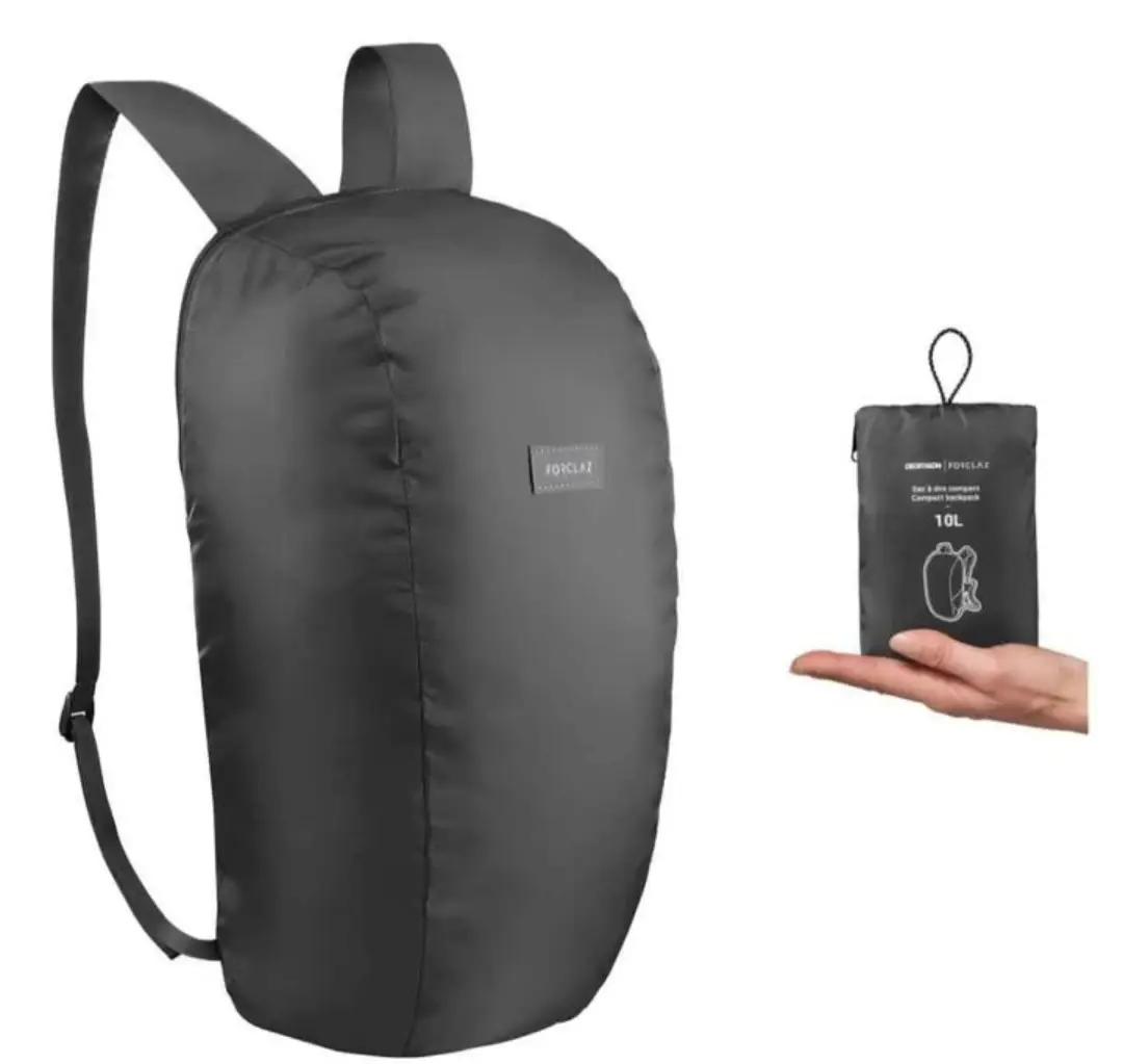 Mochila compacta de 10L, ideal para llevar lo esencial. Perfecta para actividades al aire libre o para el día a día. Se pliega fácilmente para guardar.